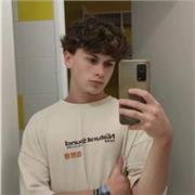 Étudiant en STAPS, futur enseignant sur Le Tampon.
Je m'adapte totalement à vos besoins et ce que vous avez besoin d'apprendre